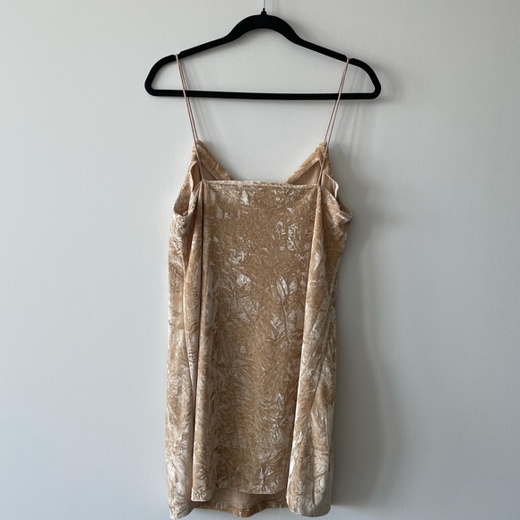 Cream velvet mini dress - Picture 3 of 3